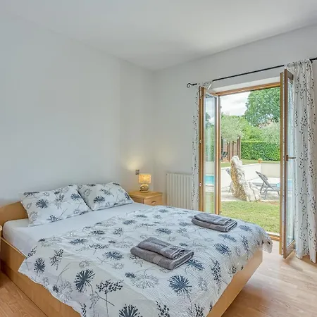 House Iris With Private Pool * Poreč