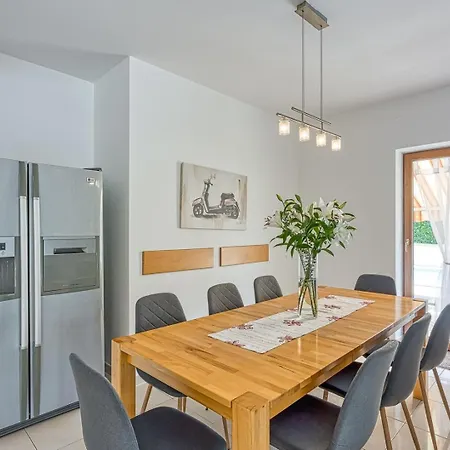 House Iris With Private Pool Vila Poreč