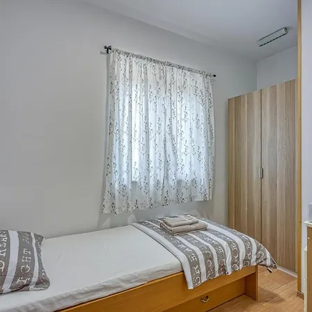 فيلة House Iris With Private Pool بوريتش