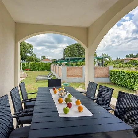 Villa House Iris With Private Pool Poreč