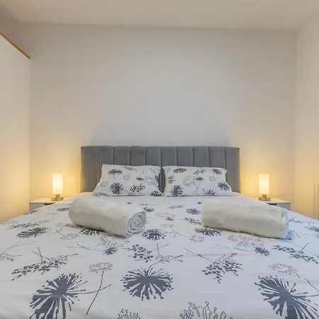 House Iris With Private Pool بوريتش