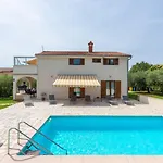 House Iris With Private Pool Vila *
