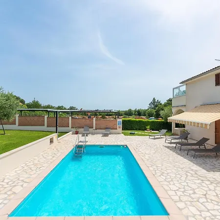 فيلة House Iris With Private Pool *