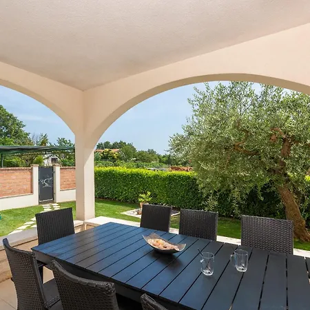 فيلة House Iris With Private Pool بوريتش