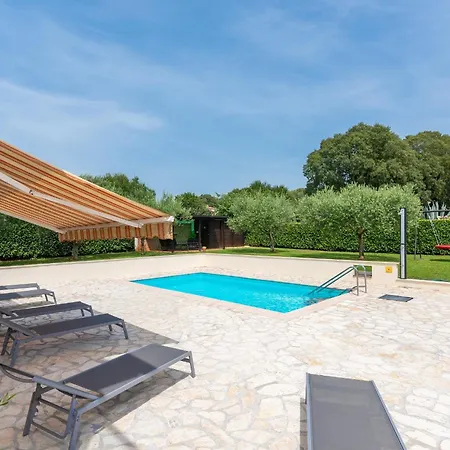 House Iris With Private Pool بوريتش