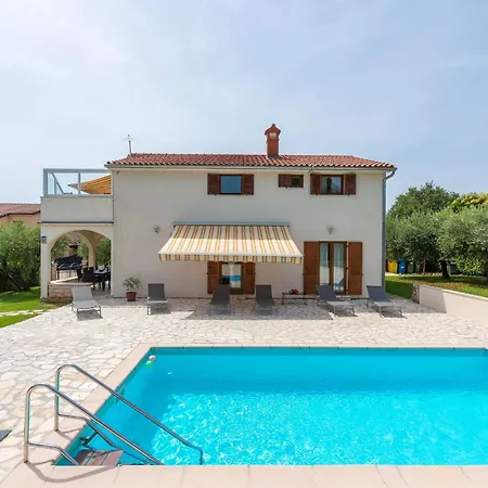 فيلة House Iris With Private Pool *