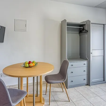 House Iris With Private Pool *