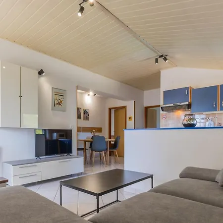 House Iris With Private Pool Porec
