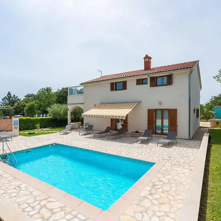 House Iris With Private Pool * Porec