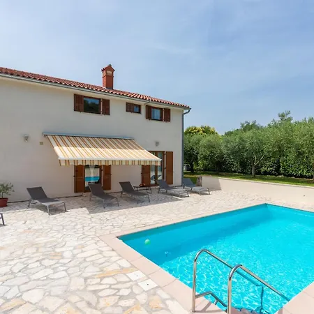 House Iris With Private Pool Porec