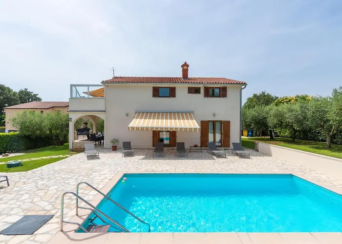 House Iris With Private Pool Villa *