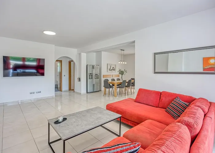 וילה House Iris With Private Pool פורץ