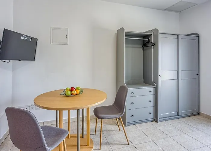 House Iris With Private Pool *