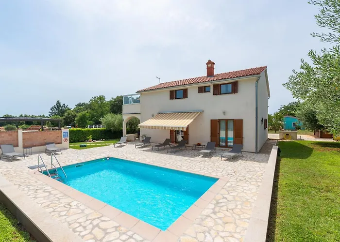 House Iris With Private Pool * Poreč