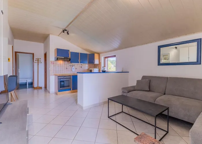 House Iris With Private Pool * פורץ