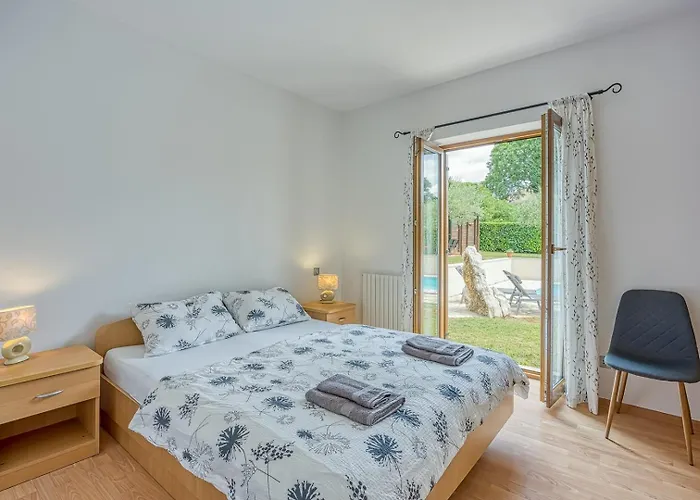 House Iris With Private Pool * Poreč