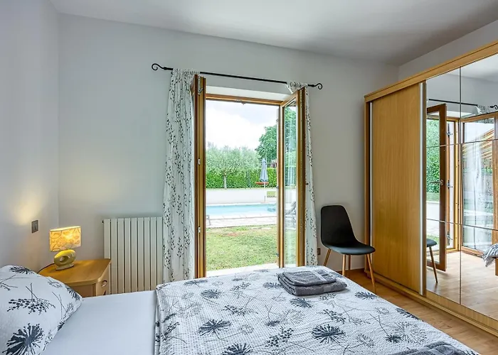 House Iris With Private Pool Villa Poreč