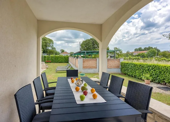 Villa House Iris With Private Pool Poreč